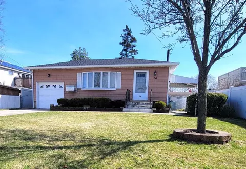 26 Weston Ave, Deer Park, NY 11729