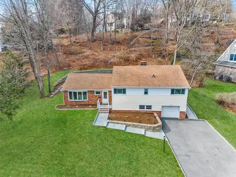 4 Cross Rd, Greenburgh, NY 10502
