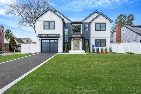 1870 Oakland Ave, Wantagh, NY 11793