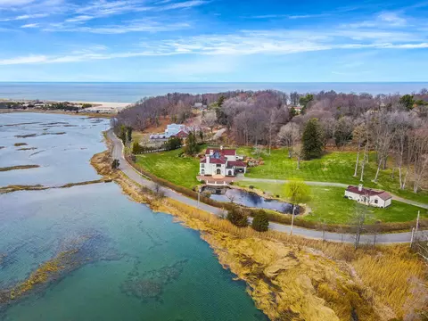 717 Short Beach Rd, Saint James, NY 11780