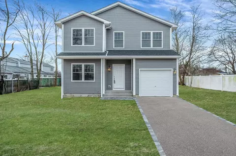 9 Okane St, Central Islip, NY 11722