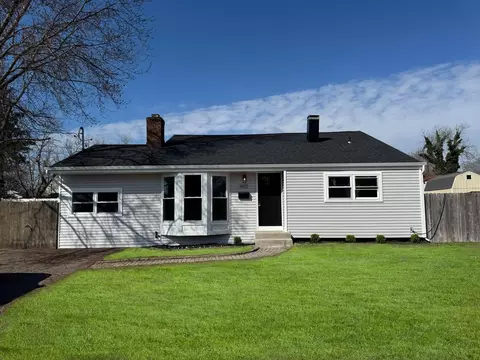 3102 Watch Hill Ave, Medford, NY 11763