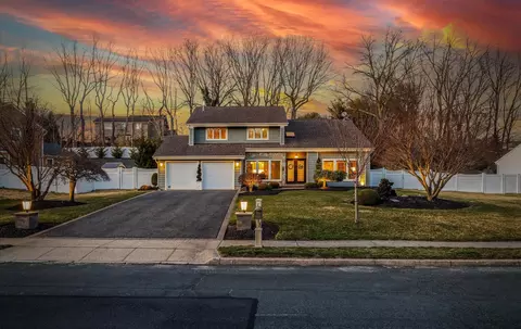 54 Timber Ridge Dr, Commack, NY 11725