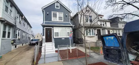 105-13 171st St, Jamaica, NY 11433
