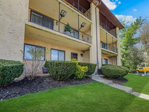 13 Omni Parc Dr, Clarkstown, NY 10954