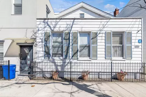 60-37 56th Dr, New York, NY 11378