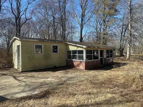 215 Martin Rd, Beekman, NY 12540