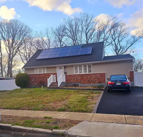 59 Ronald Dr, Amityville, NY 11701