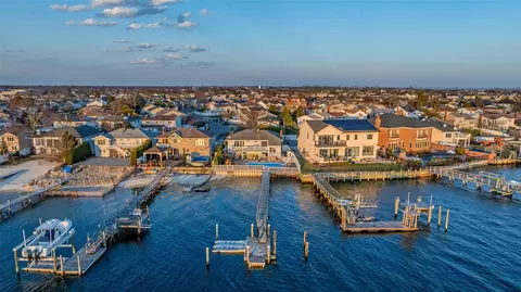 3046 Shore Rd, Bellmore, NY 11710