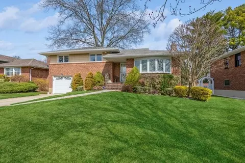 454 Garden Blvd, Garden City, NY 11530