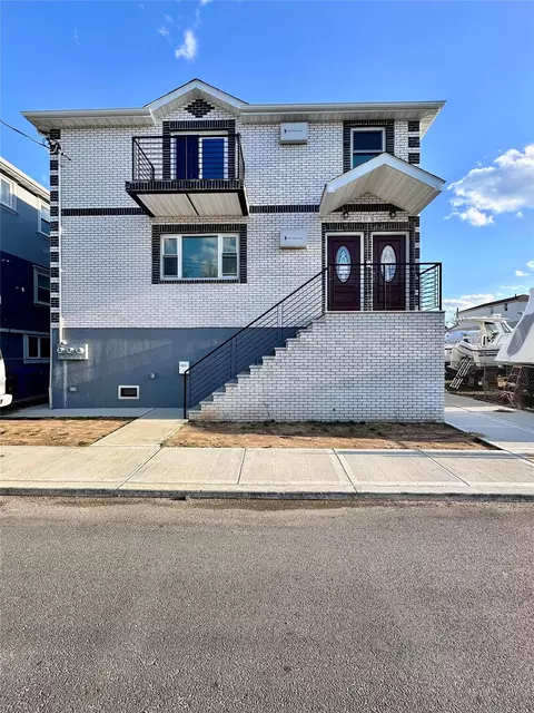 99-76 164th Ave, Howard Beach, NY 11414