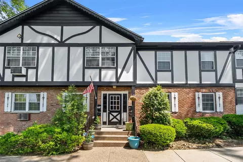 129 Parkside Dr, Ramapo, NY 10901