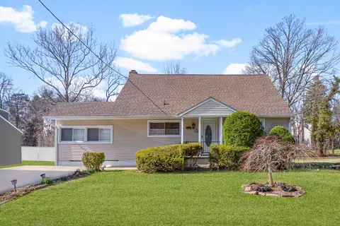394 Wilmot Rd, New Rochelle, NY 10804