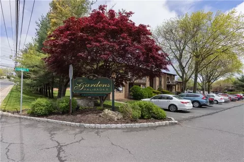 5 Charles Ln #2C, Ramapo, NY 10970