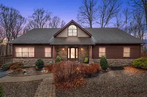 5 Tundra Ter, Cornwall, NY 12518