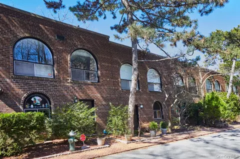 4425 Douglas Ave, New York, NY 10471