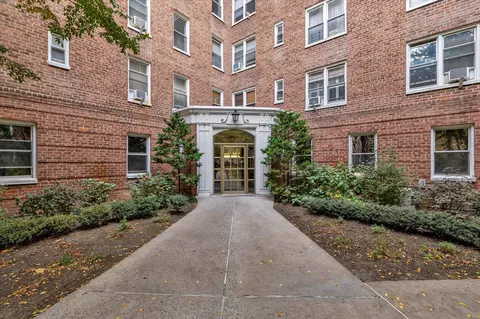 72-61 113th St #5K, New York, NY 11375