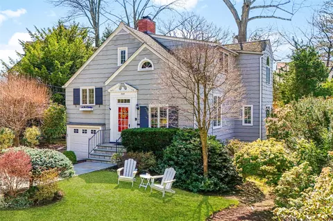 209 Mulberry Ln, Larchmont, NY 10538
