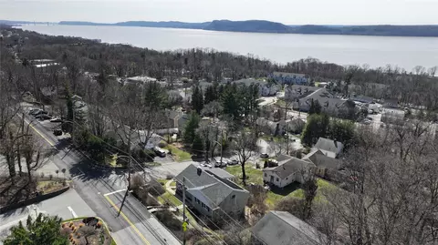 61 Cedar Ln, Ossining, NY 10562