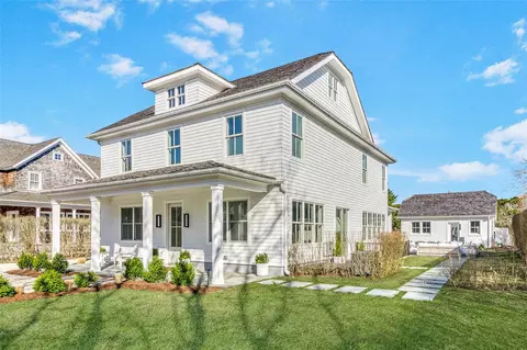 67 Pelletreau St, Southampton, NY 11968