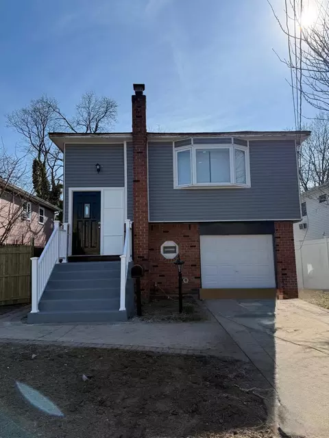236 Perry St, Hempstead, NY 11550