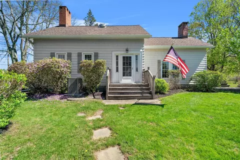 83 Old Minisink Trl, Goshen, NY 10924
