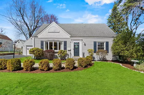 7 Elm St E, Mount Pleasant, NY 10595