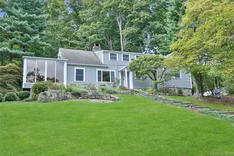 8 Old Roaring Brook Rd, Mount Kisco, NY 10549