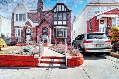 5225 73rd St, Maspeth, NY 11378