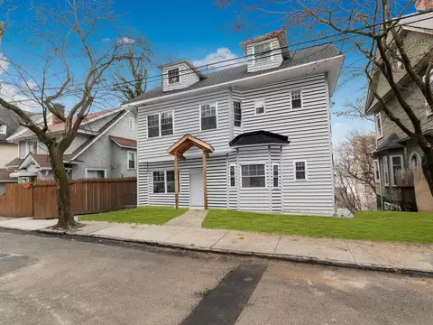 23 Lincoln Ter, Yonkers, NY 10701