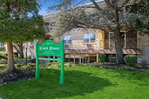 157 Hempstead Ave #B2, Lynbrook, NY 11563