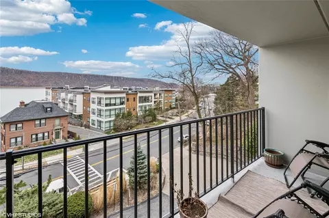 1120 Warburton Ave #2C, Yonkers, NY 10701