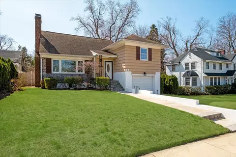 16 Whitfield Ter, New Rochelle, NY 10801