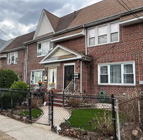 161-24 84th Rd, New York, NY 11432