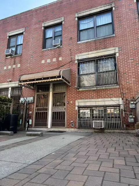 814 Fox St, New York, NY 10459