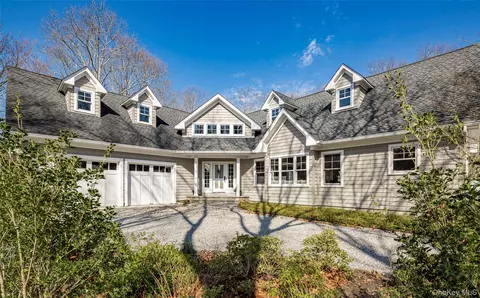 27 Country Club Dr, Shelter Island, NY 11964