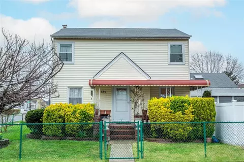 130 Franklin St, Elmont, NY 11003