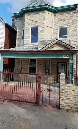 2856 Briggs Ave, New York, NY 10458