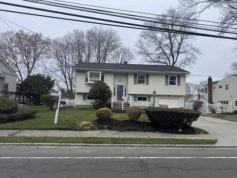 199 Holbrook Rd S, Holbrook, NY 11741