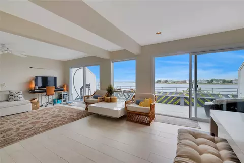 274 Dune Rd #21, Westhampton Beach, NY 11978