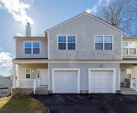 1474 Iroquois St, Yorktown, NY 10588