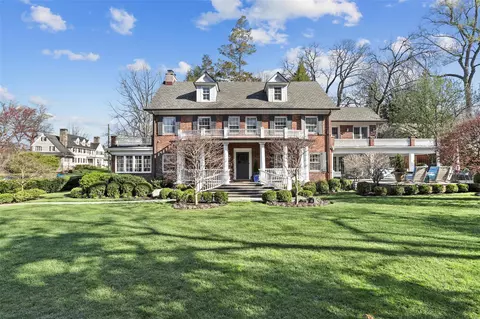 530 Monterey Ave, Pelham, NY 10803