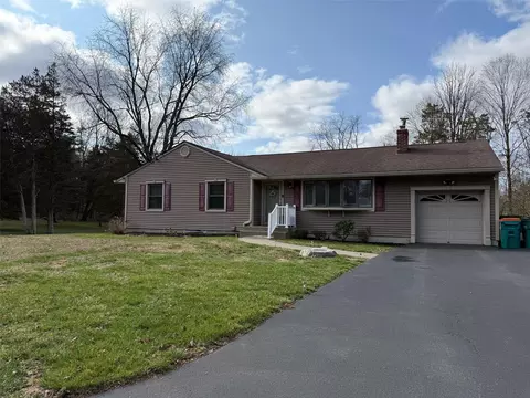 1 Schyler Dr, La Grange, NY 12603