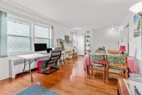 7114 Little Neck Pkwy #139B, New York, NY 11004