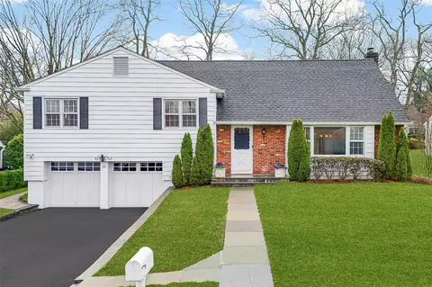 55 Hilary Cir, New Rochelle, NY 10804