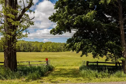 Rowe Road, Milan, NY 12571