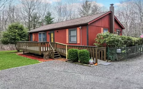 22 Sherry Ln, Shawangunk, NY 12566