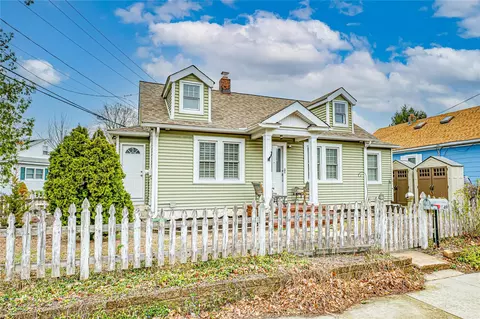 49 Carlson Ave, Kings Park, NY 11754