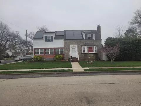 337 W Valley Stream Blvd, Valley Stream, NY 11580