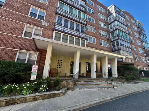 1 Washington Sq #5B, Larchmont, NY 10538